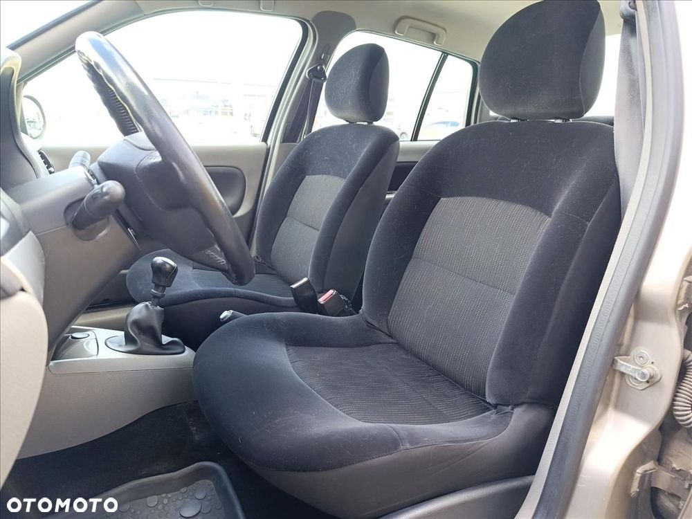 Renault Thalia 1.2 16V All Inclusive Euro5 - 11