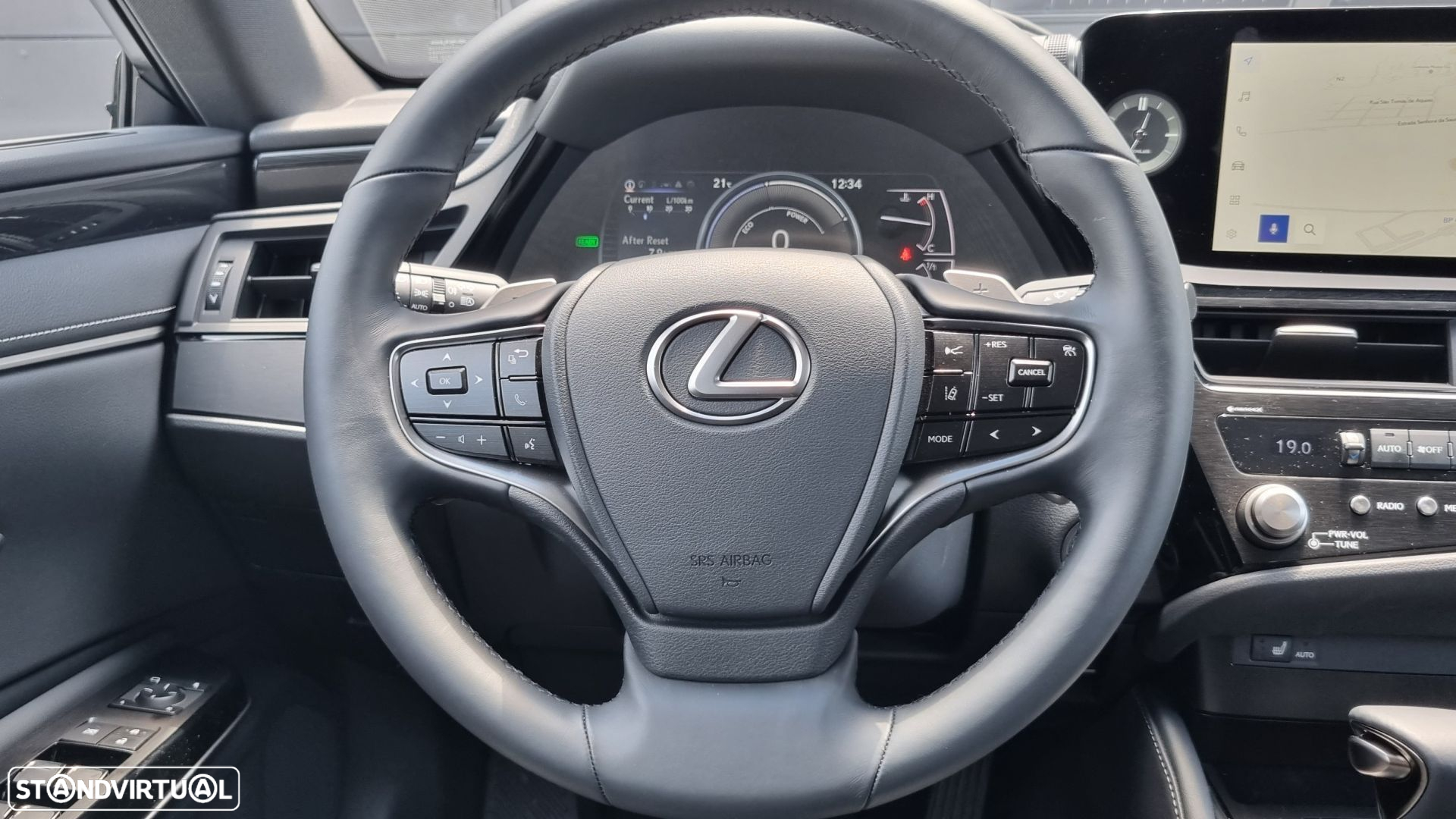 Lexus ES 300h Sport - 14