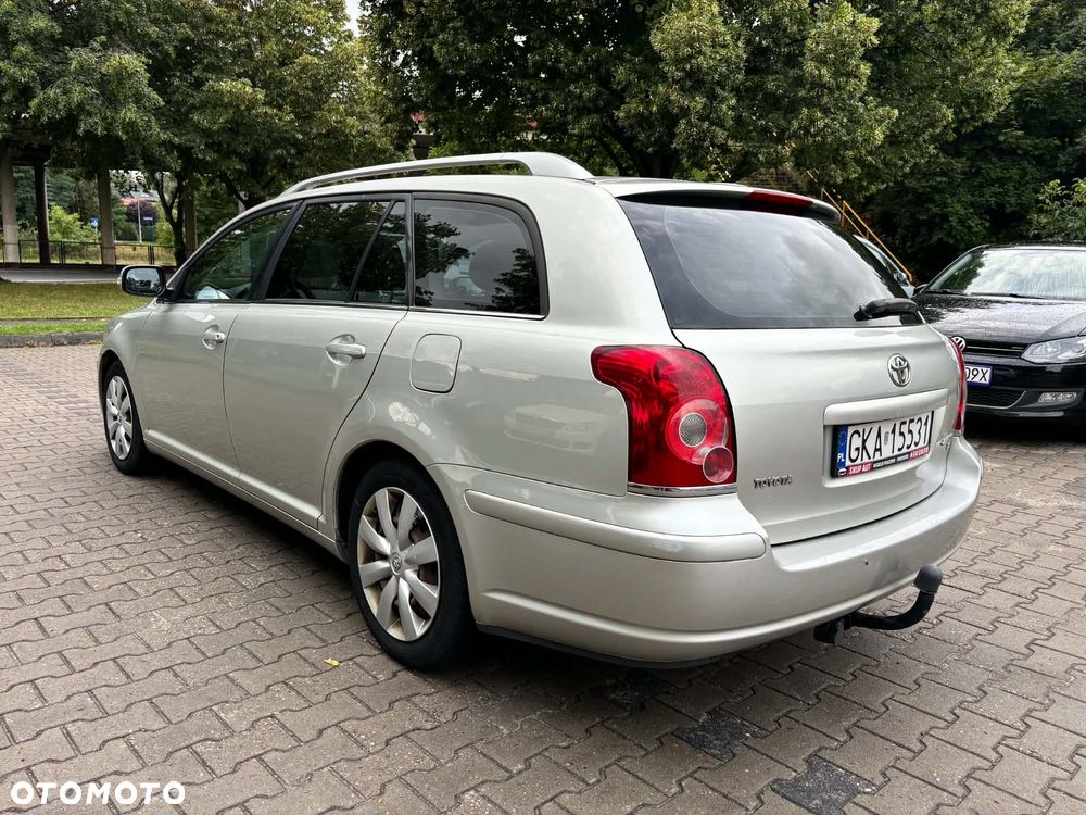 Toyota Avensis 1.8 VVT-i Luna - 4