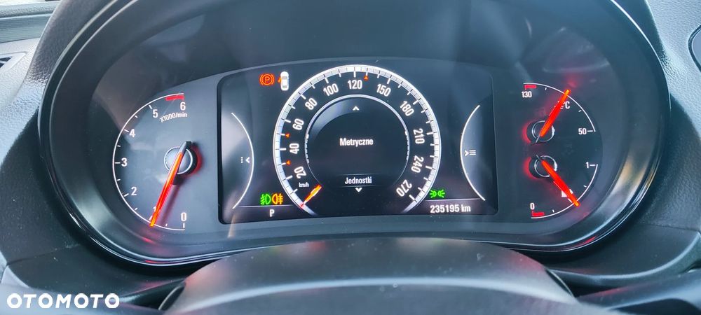 Opel Insignia - 25