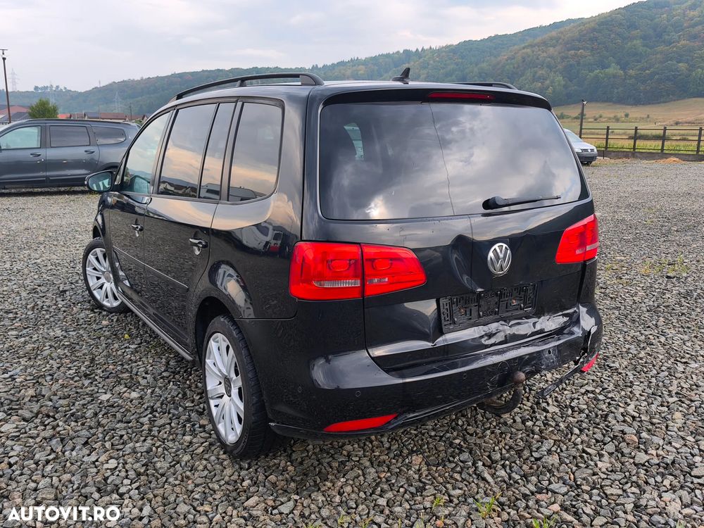 Volkswagen Touran 2.0 TDI DPF BlueMotion Technology DSG Comfortline - 10