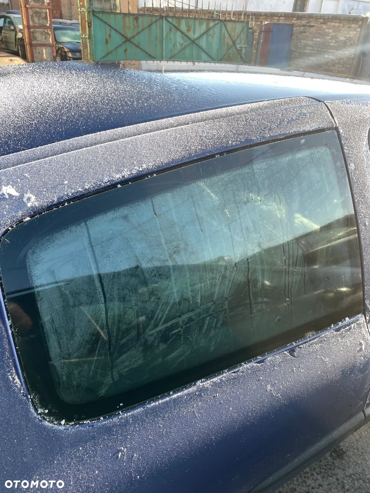 SZYBA KAROSERYJNA BOCZNA PRAWA 3D CLIO II LIFT - 1
