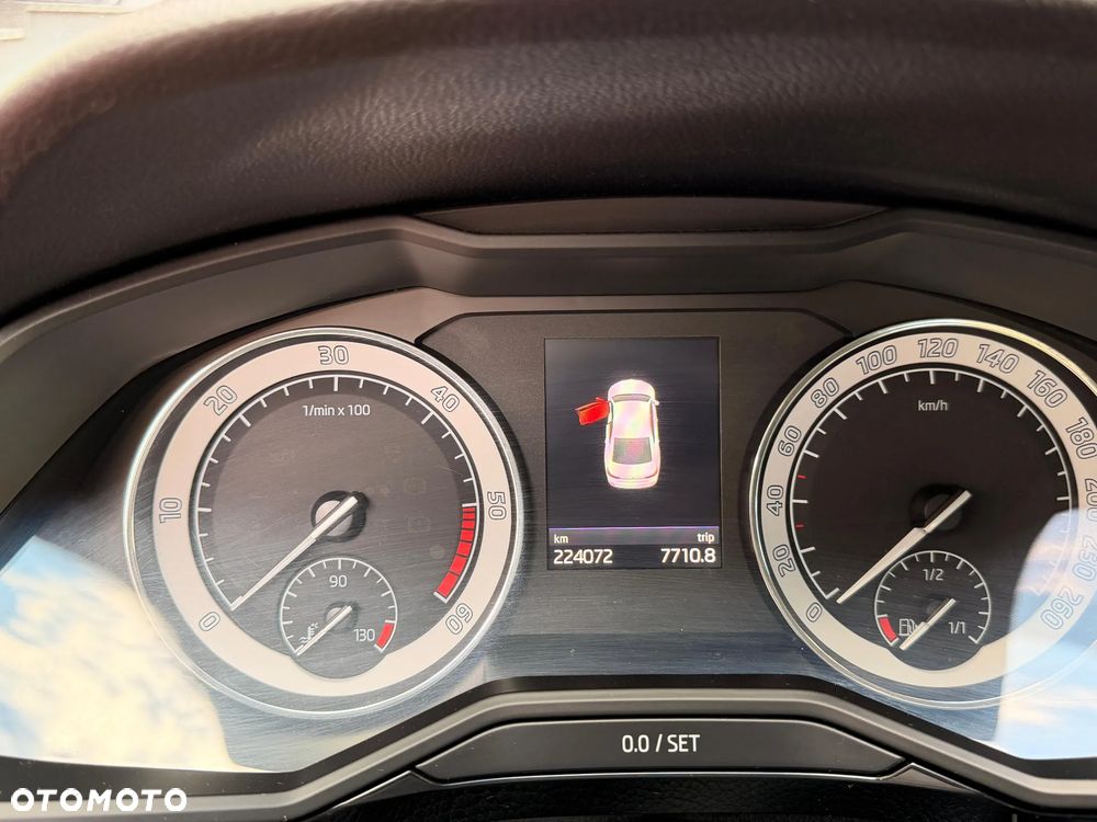 Skoda Superb 2.0 TDI L&K - 6