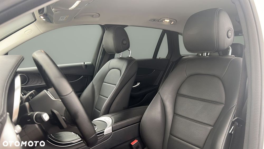 Mercedes-Benz GLC 300 de 4-Matic Business Edition - 11