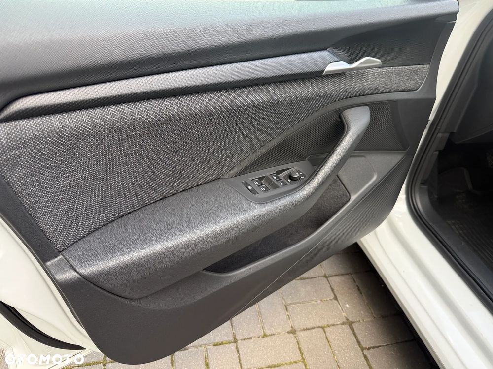 Skoda Superb 2.0 TDI SCR Essence DSG - 23