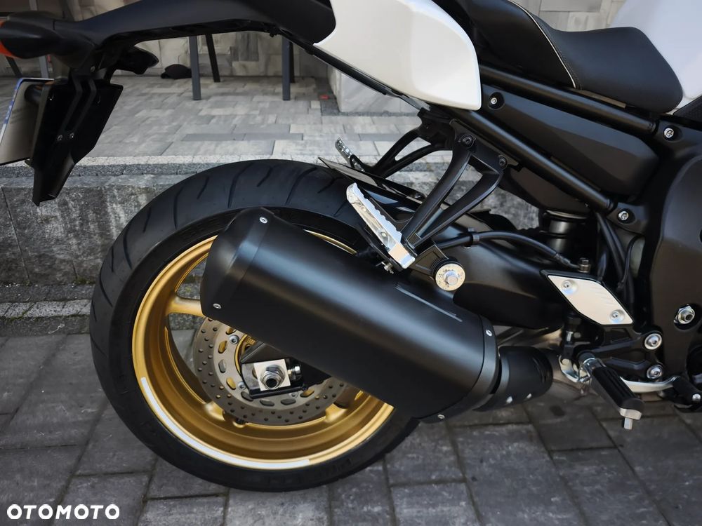 Yamaha FZ8 - 12
