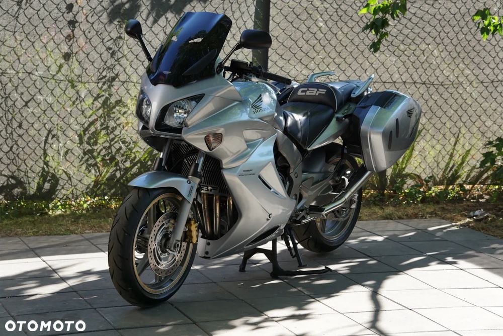 Honda CBF - 3