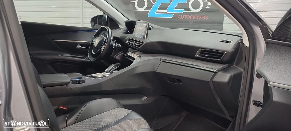 Peugeot 3008 1.2 PureTech Allure EAT8 - 17