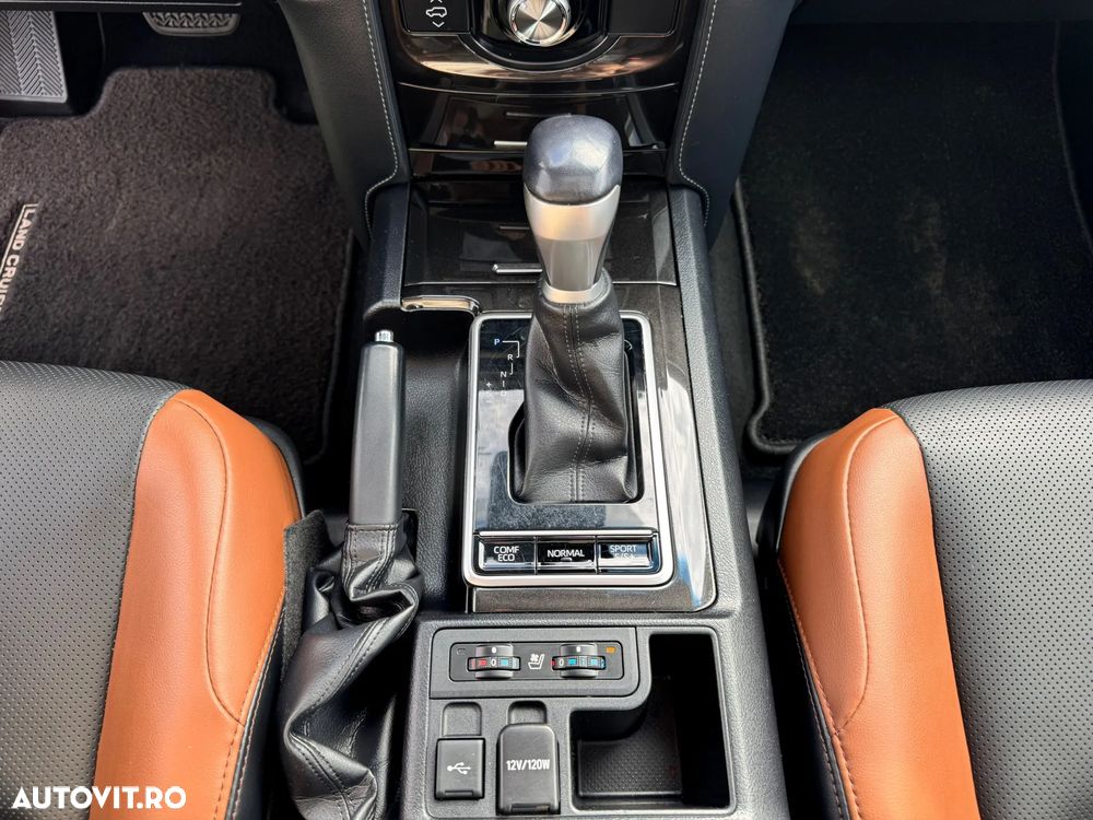 Toyota Land Cruiser 2.8l D-4D 204 CP A/T Luxury Black Matte Edition - 18