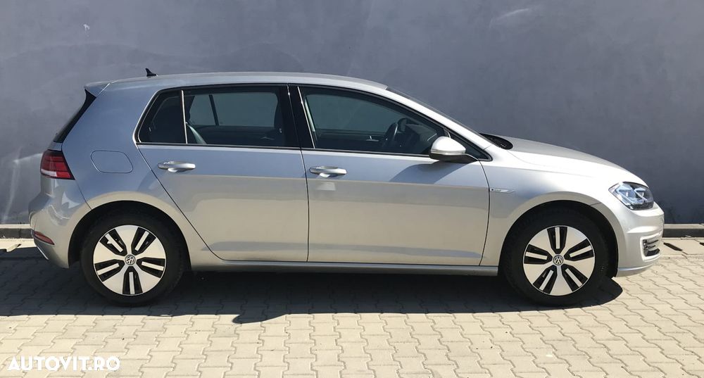 Volkswagen Golf - 10