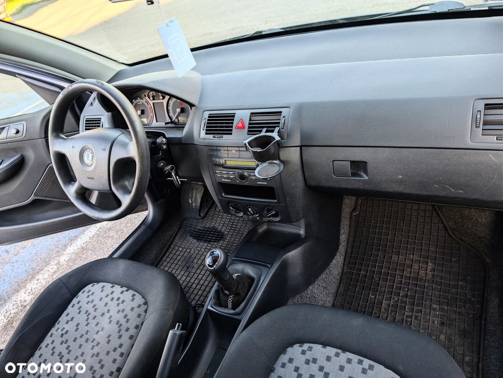Skoda Fabia 1.4 16V Style Edition - 10