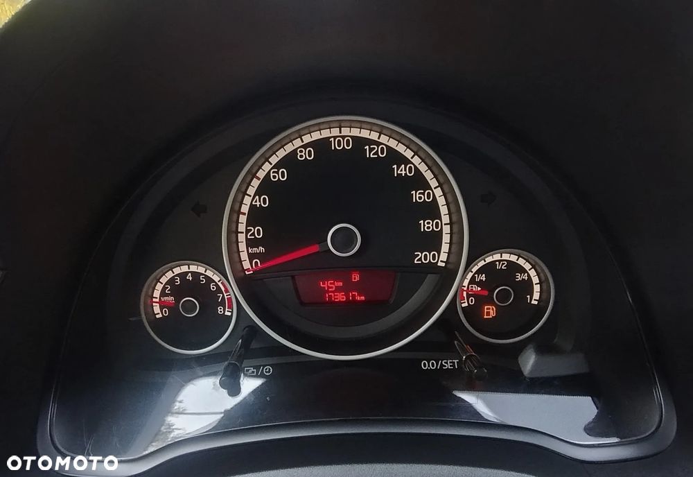 Volkswagen up! club - 34