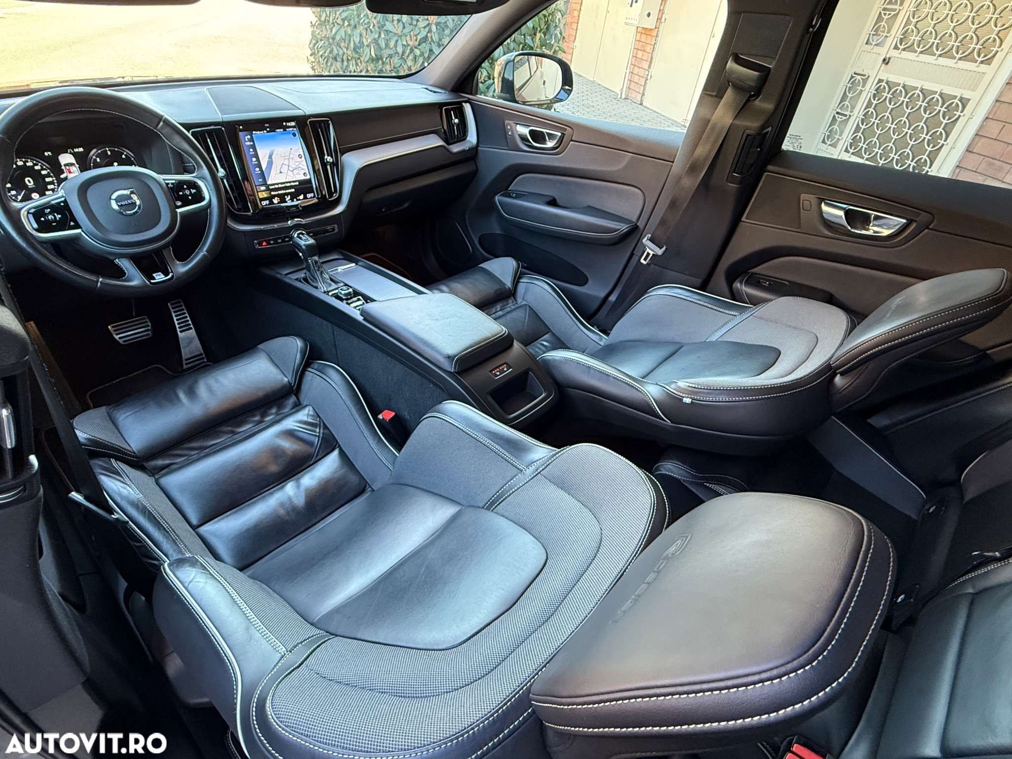 Volvo XC 60 D4 AWD R-Design - 36