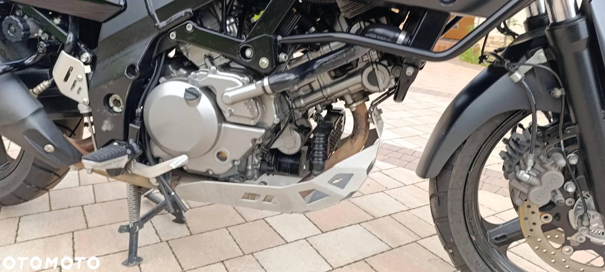 Suzuki V-STROM - 27