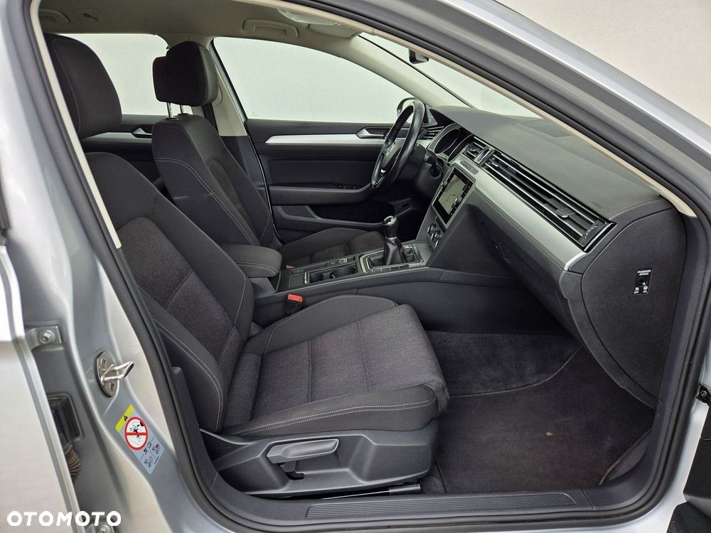 Volkswagen Passat Variant - 11
