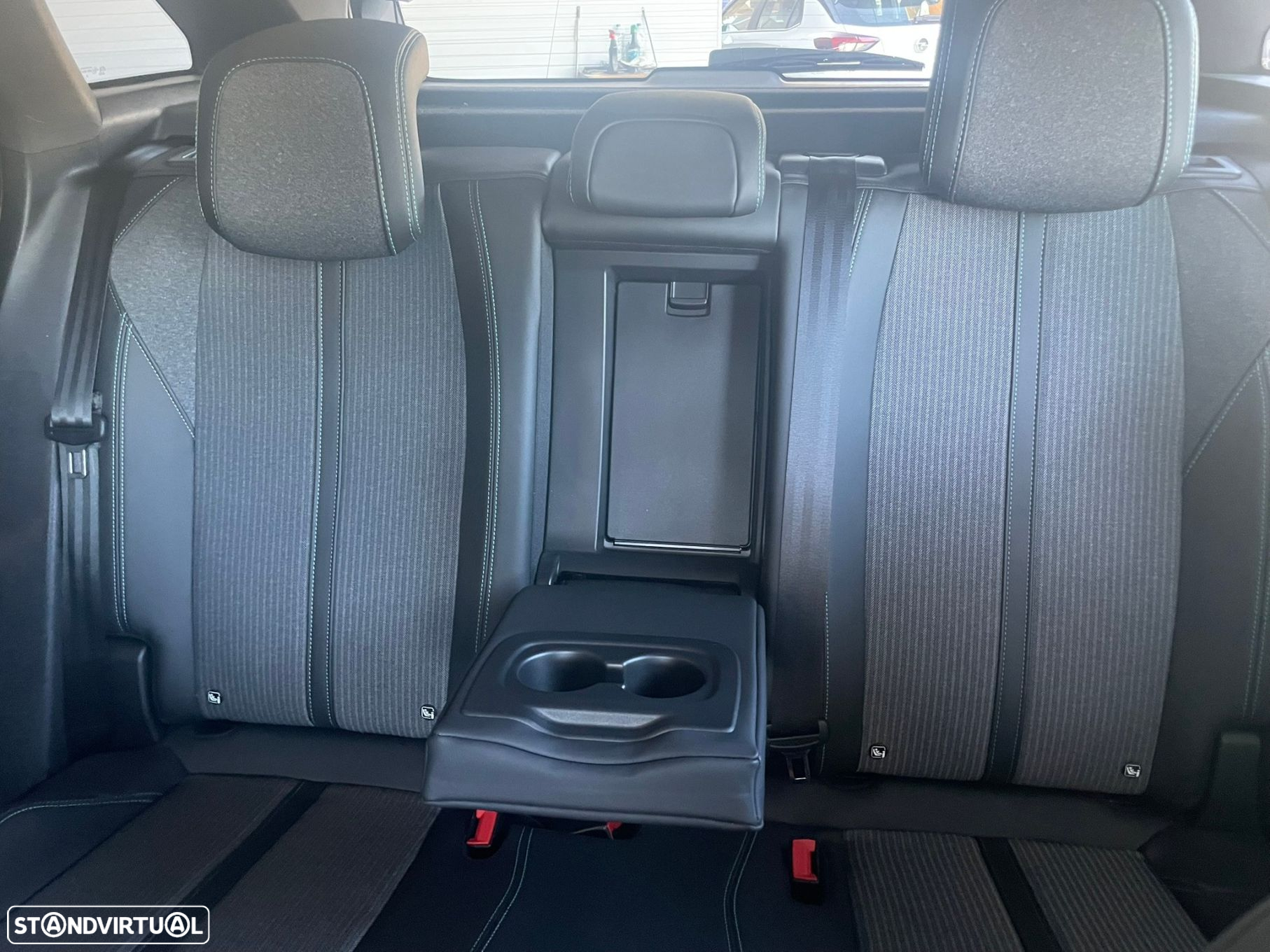 Peugeot 3008 1.6 Hybrid Allure e-EAT8 - 10
