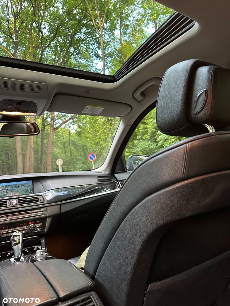 BMW Seria 5 525d - 22
