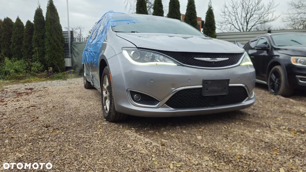 Chrysler Pacifica - 3