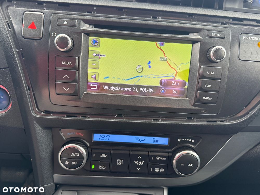 Toyota Auris - 25