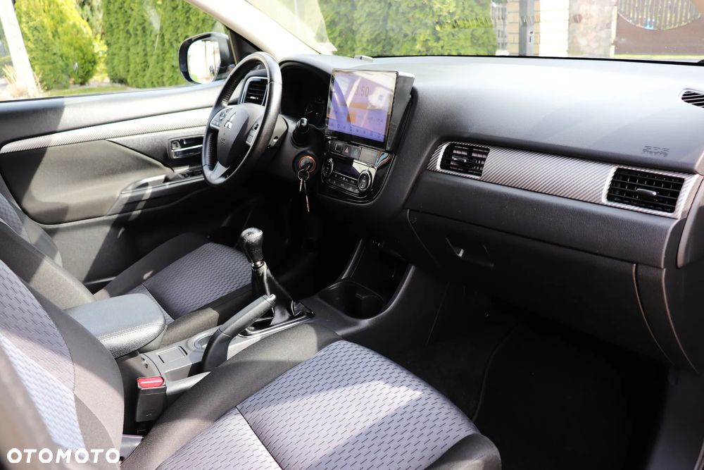 Mitsubishi Outlander 2.0 Intense 2WD - 22