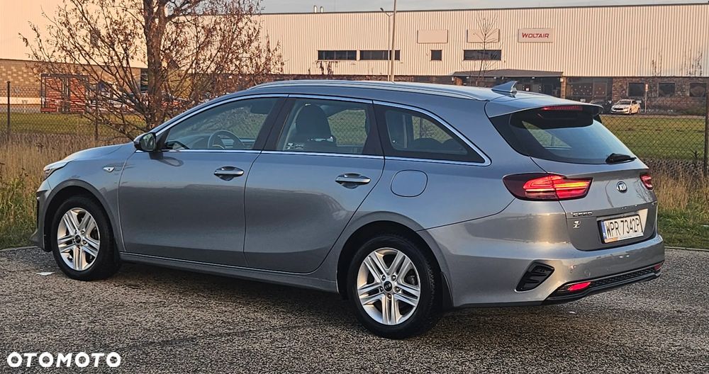 Kia Ceed 1.6 CRDi SCR M - 3