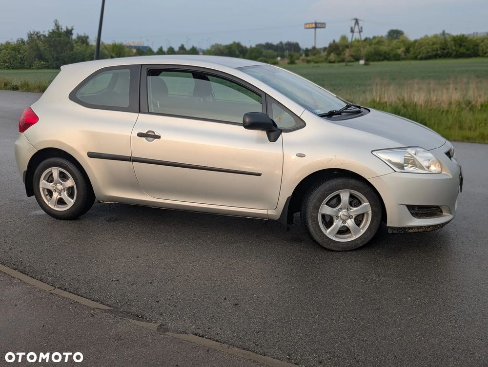 Toyota Auris - 2
