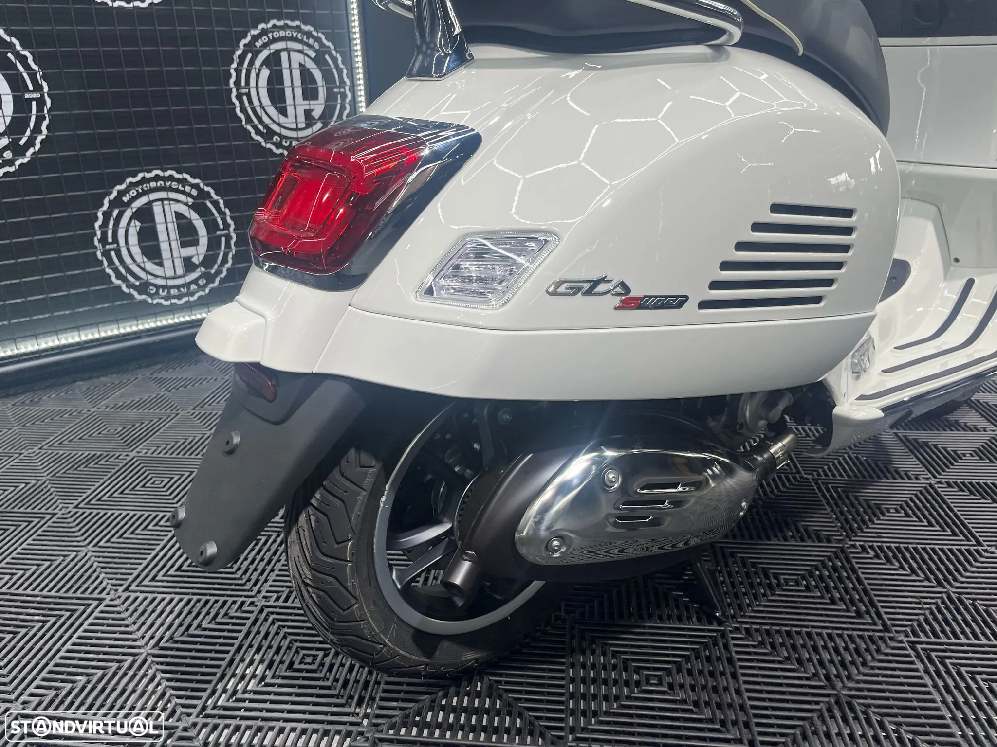Vespa GTS Super 310 - 5