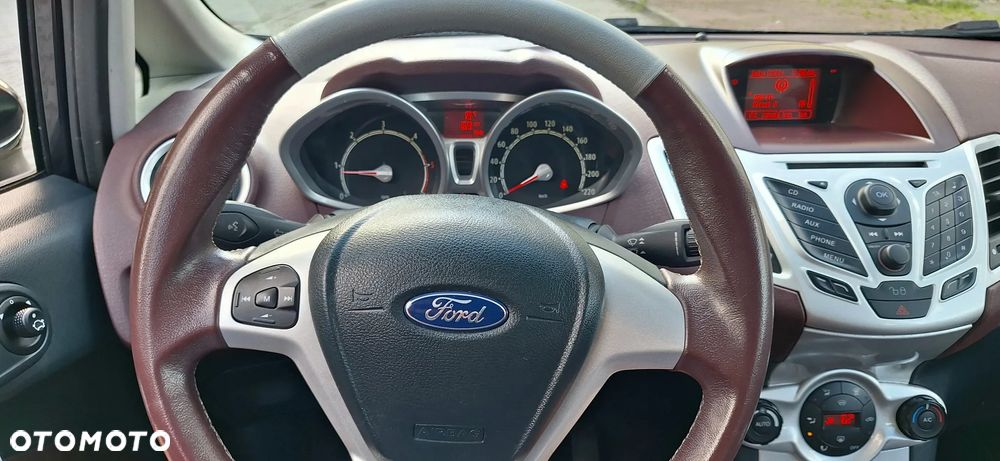 Ford Fiesta 1.6 TDCi Individual - 11