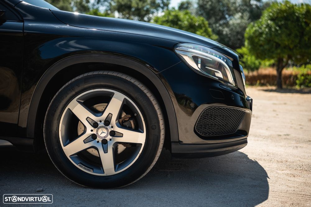 Mercedes-Benz GLA 220 CDi AMG Line 4-Matic - 2