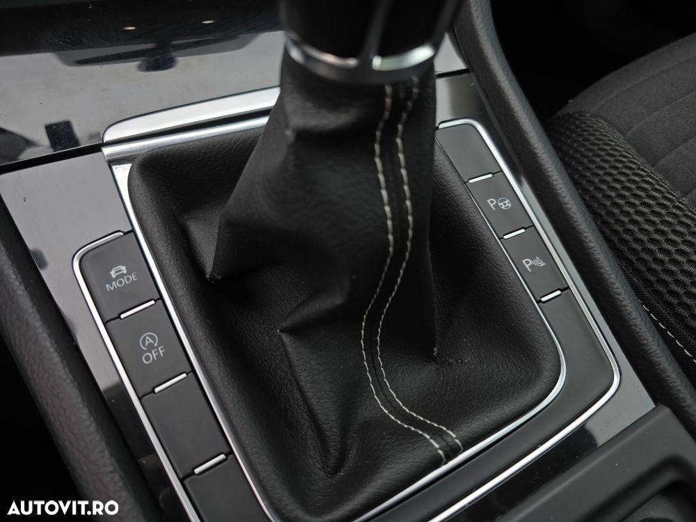 Volkswagen Golf 2.0 TDI BlueMotion Technology Cup - 34