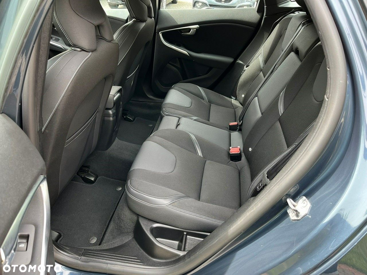 Volvo V40 D2 Momentum - 13