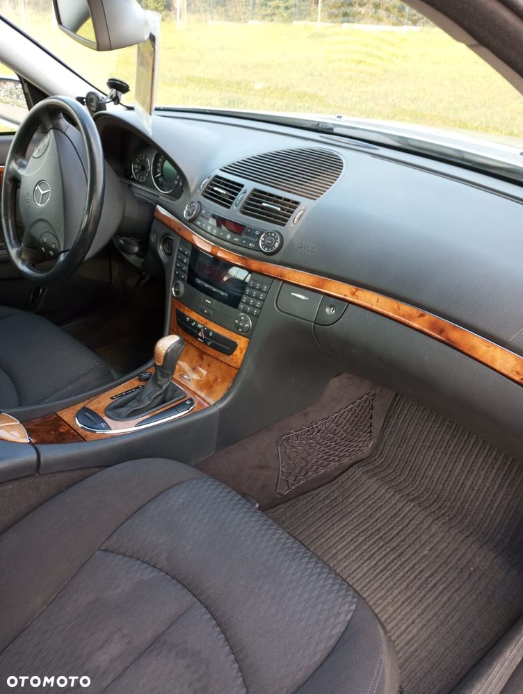 Mercedes-Benz Klasa E 320 T Elegance - 8