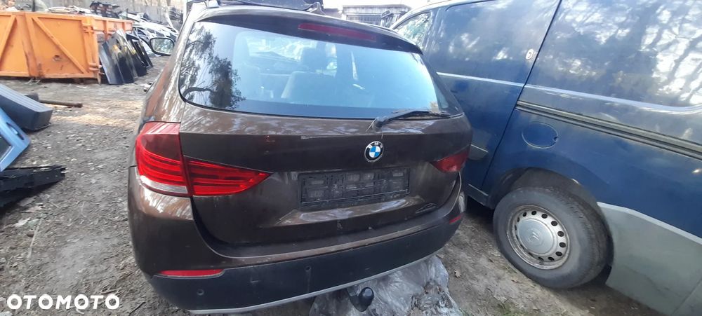 Bmw X1 E84 Światło stop , lampy tył w klapę Narożne w błotnik 03425500 03424500Wzmacniacz antenowy  Zderzak tył Parktronik b09 Marrakeschbraun metallic - 2