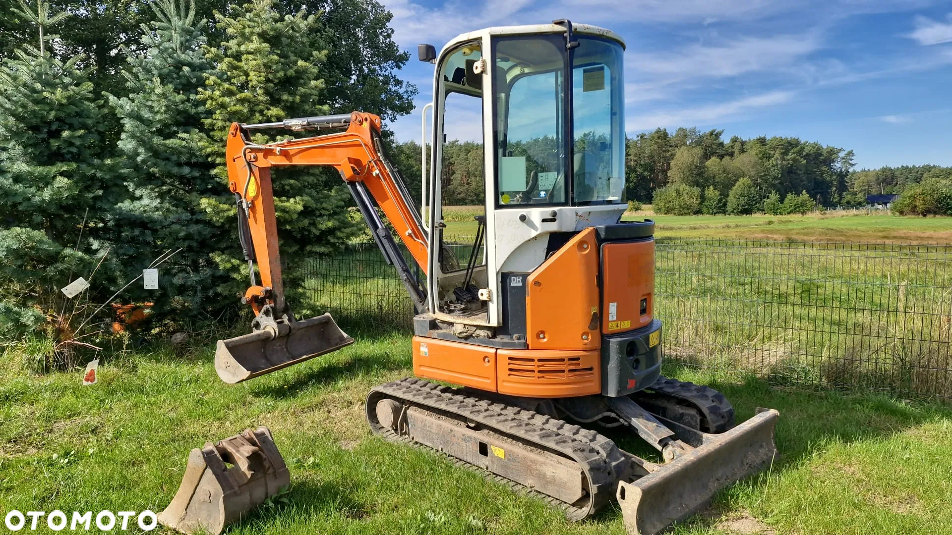 Hitachi ZX26U - 3