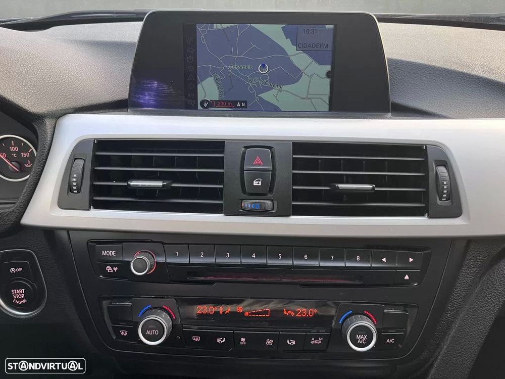 BMW 320 d Touring Aut. Sport Line - 41