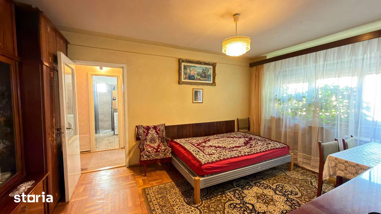 Apartament Ultracentral 3 camere Etaj I -Str. Mihai Viteazul 1- Carei — fotografia 2