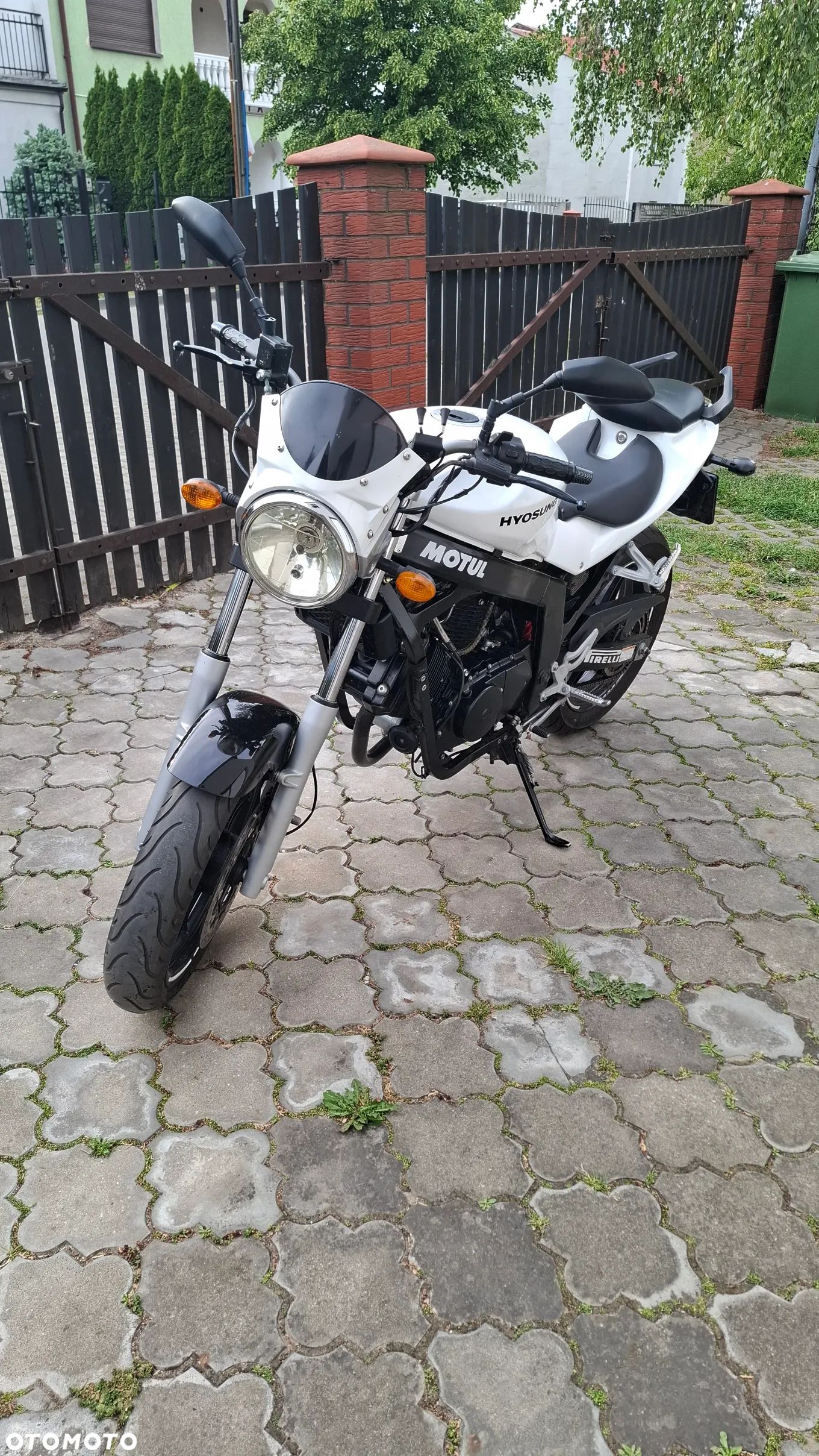 Hyosung GT - 1