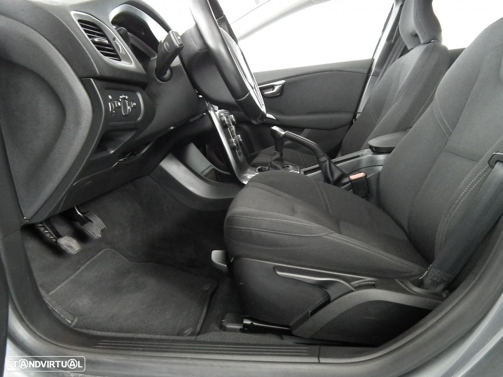 Volvo V40 1.6 D2 Momentum - 10