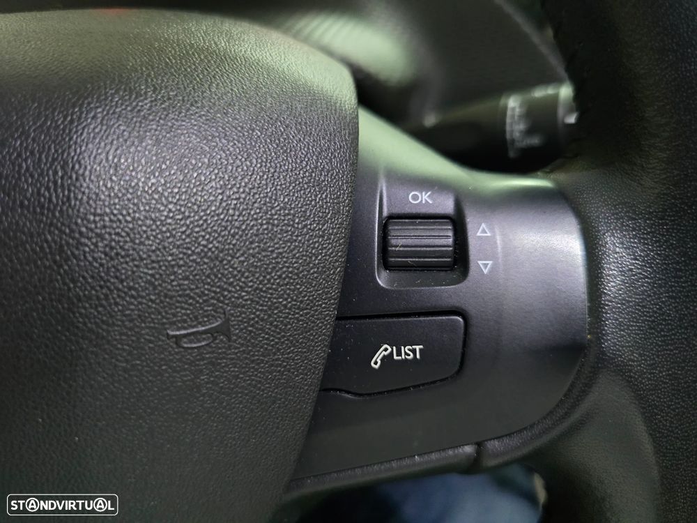 Peugeot 2008 1.5 BlueHDi Signature - 17