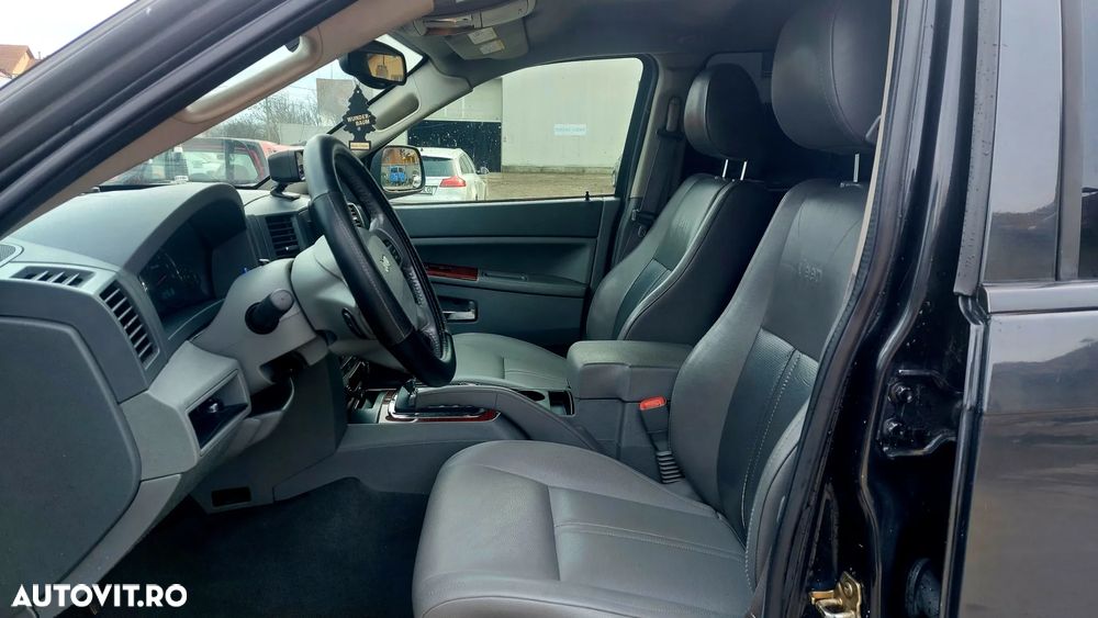 Jeep Grand Cherokee - 8