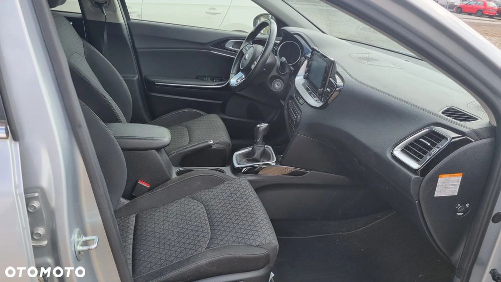 Kia Ceed 1.6 CRDi (48V Mild-Hybrid) Spirit - 23