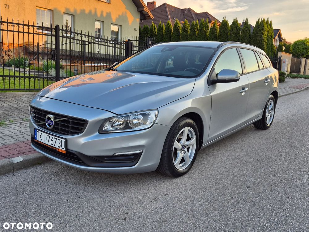 Volvo V60 D2 Drive-E Momentum - 2