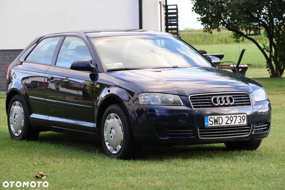 Audi A3 3-drzwiowe 1.6 Attraction - 1