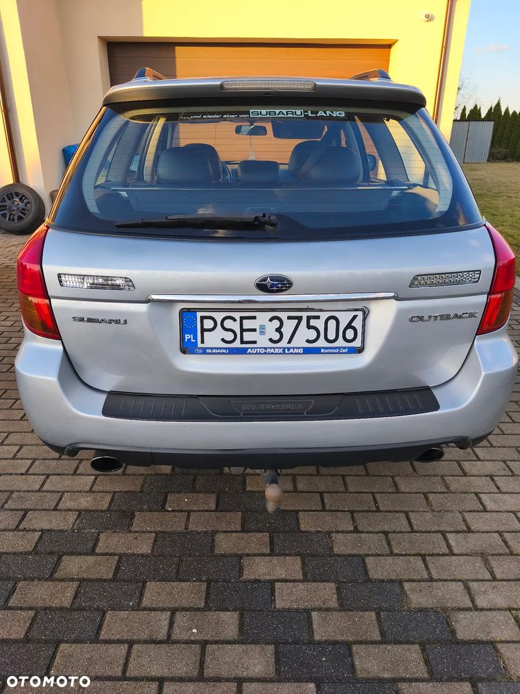 Subaru Outback 2.5i MT - 6