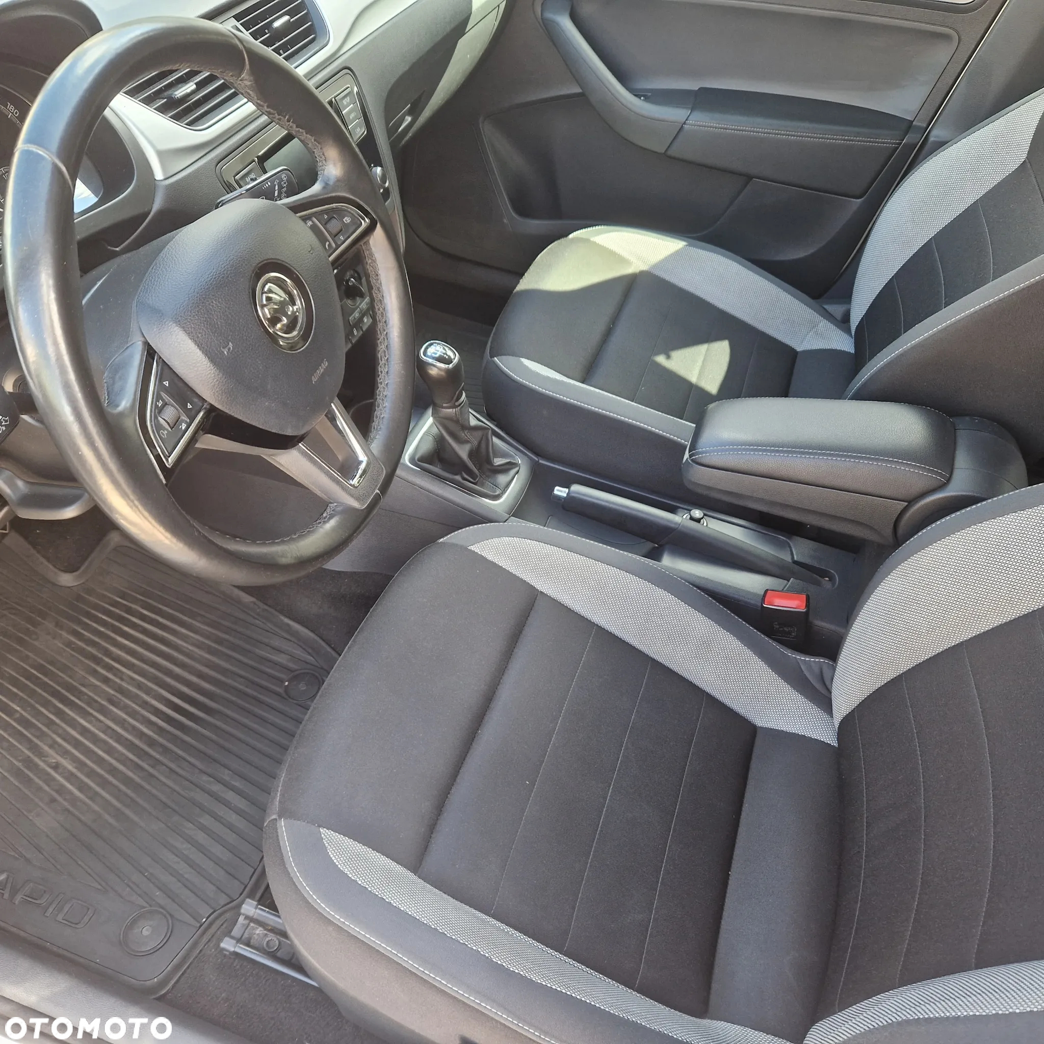 Skoda RAPID - 10