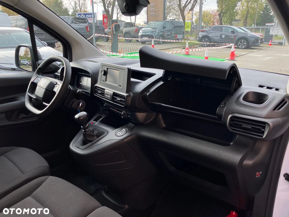 Toyota Proace City 1.5 D-4D Long 2,4t Active - 19