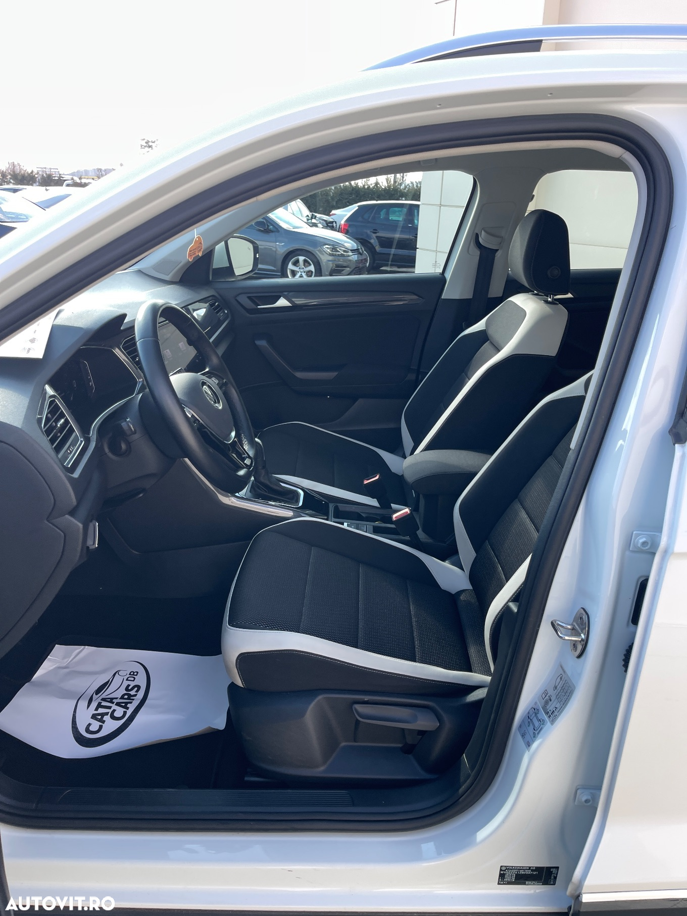 Volkswagen T-ROC 2.0 TDI DSG Sport - 27