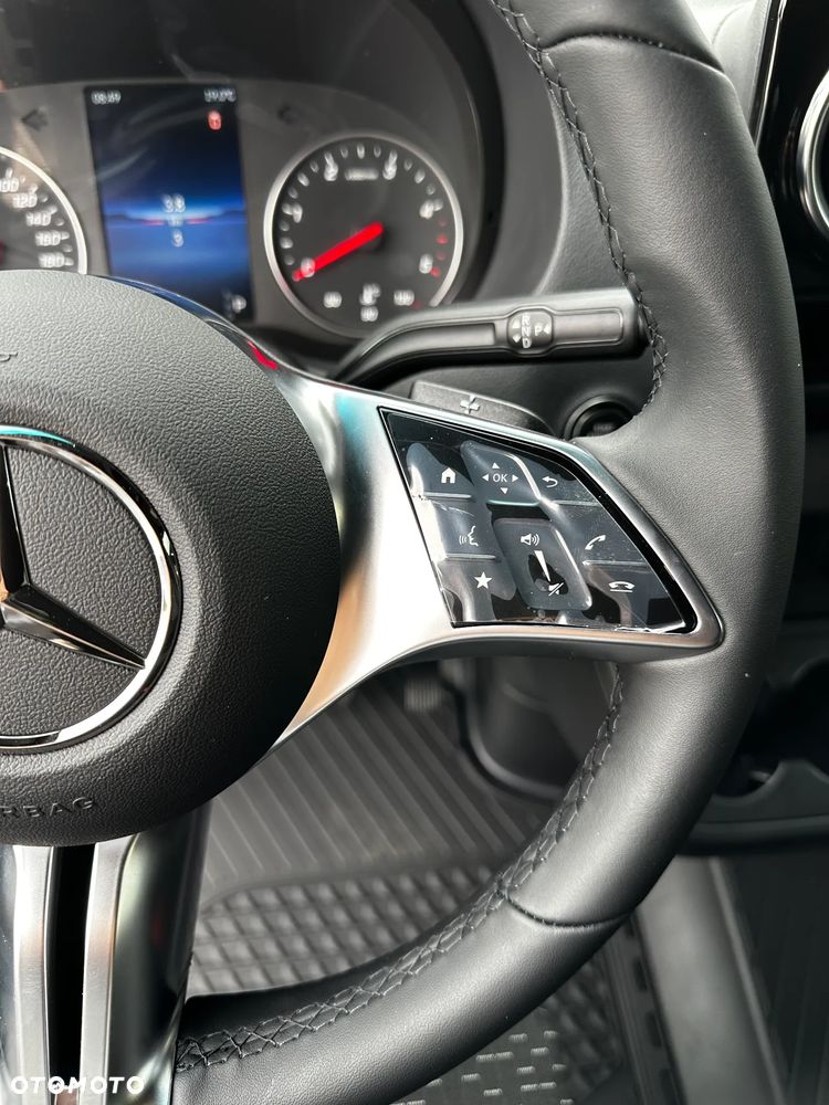 Mercedes-Benz Sprinter - 13