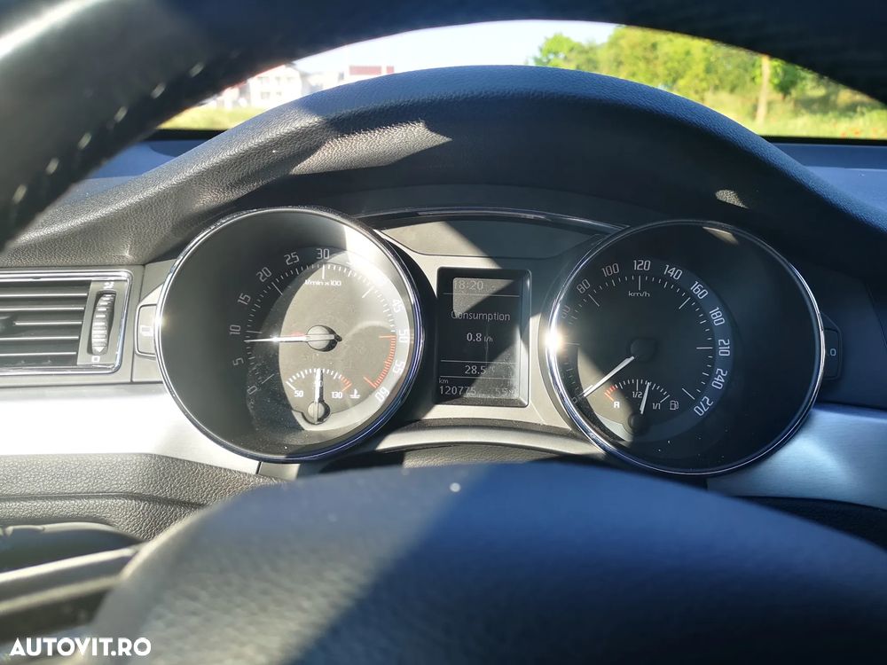 Skoda Superb 2.0 TDI Ambition - 12