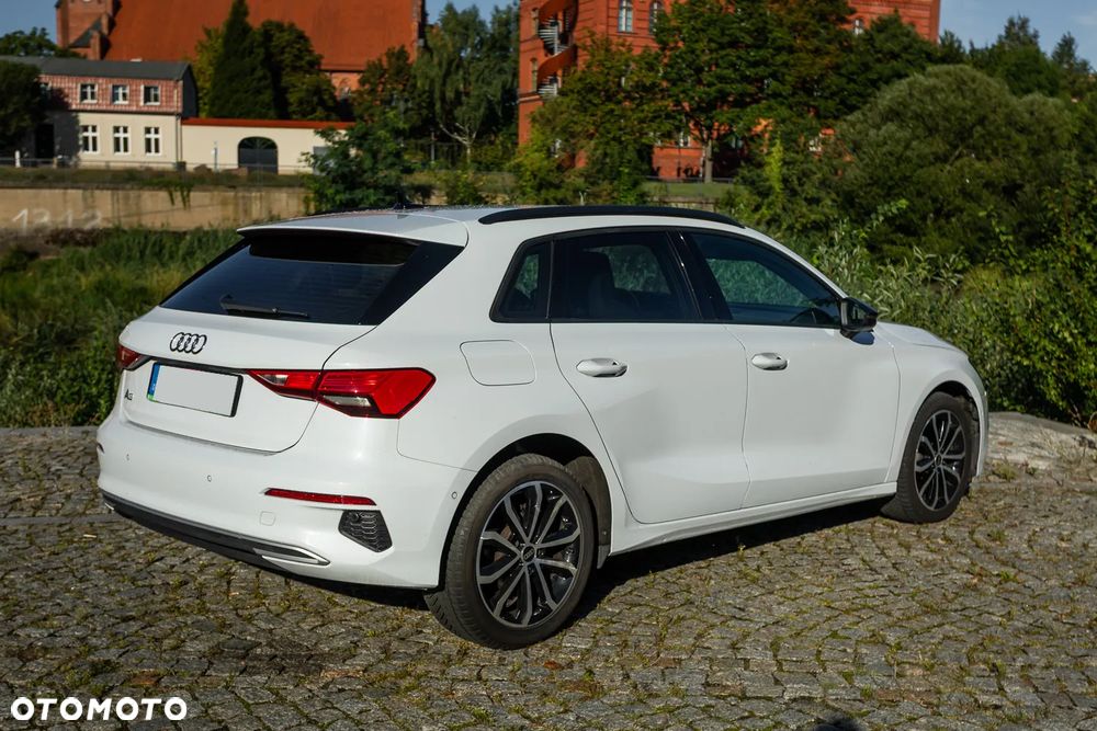 Audi A3 Sportback 35 TDI S line - 11